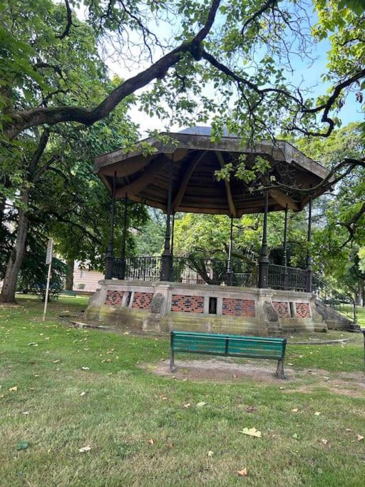 Le Petit Kiosque - Terrasse Parking & Local Velo Διαμέρισμα Βερντέν Εξωτερικό φωτογραφία